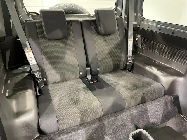 スズキ ジムニー シエラ JC 愛知県 2024(令6)年 0.3万km ミディアムグレー 社外８インチナビ/衝突軽減ブレーキ/シートヒーター/レーンキープアシスト/コーナーセンサー/クルーズコントロール/バックカメラ/ヘッドライトウォッシャー/ダウンヒアルアシスト/ＥＴＣ/ＬＥＤヘッドライト/純正フロアゴムマット/純正15インチアルミホイール/アイドリングストップ