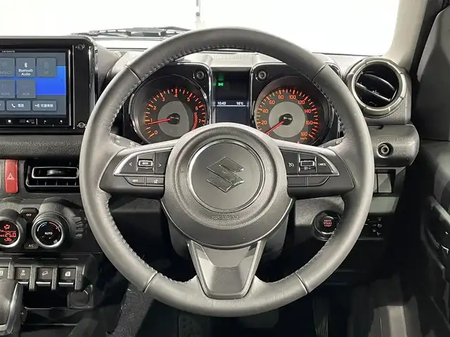 スズキ ジムニー シエラ JC 愛知県 2024(令6)年 0.3万km ミディアムグレー 社外８インチナビ/衝突軽減ブレーキ/シートヒーター/レーンキープアシスト/コーナーセンサー/クルーズコントロール/バックカメラ/ヘッドライトウォッシャー/ダウンヒアルアシスト/ＥＴＣ/ＬＥＤヘッドライト/純正フロアゴムマット/純正15インチアルミホイール/アイドリングストップ