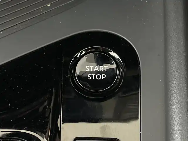 日産 ノート X 愛知県 2024(令6)年 0.3万km ダークメタルグレー 禁煙車/純正9インチナビ/（AM/FM/Bluetooth/フルセグTV)/バックカメラ/エマージェンシーブレーキ/車線逸脱警報システム/クリアランスソナー/ETC/前後ドライブレコーダー/スマートキー/スペアキー有/電子パーキング/プッシュスタート/フロアマット/横滑り防止装置/LEDヘッドライト