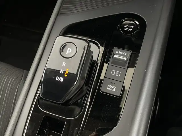 日産 ノート X 愛知県 2024(令6)年 0.3万km ダークメタルグレー 禁煙車/純正9インチナビ/（AM/FM/Bluetooth/フルセグTV)/バックカメラ/エマージェンシーブレーキ/車線逸脱警報システム/クリアランスソナー/ETC/前後ドライブレコーダー/スマートキー/スペアキー有/電子パーキング/プッシュスタート/フロアマット/横滑り防止装置/LEDヘッドライト