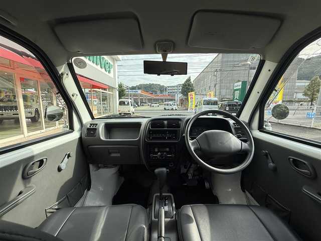 スズキ エブリイ PA 長崎県 2001(平13)年 5.1万km パール CD/AM.FM/全席シートカバー/VWバス仕様/パールホワイト全塗装/シガーソケット/ドアバイザー/普通車登録　構造変更済み