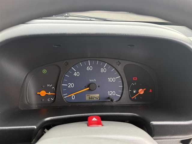 スズキ エブリイ PA 長崎県 2001(平13)年 5.1万km パール CD/AM.FM/全席シートカバー/VWバス仕様/パールホワイト全塗装/シガーソケット/ドアバイザー/普通車登録　構造変更済み