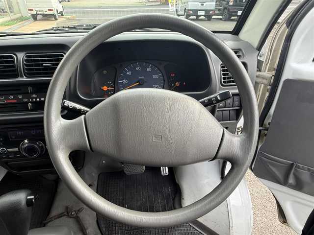 スズキ エブリイ PA 長崎県 2001(平13)年 5.1万km パール CD/AM.FM/全席シートカバー/VWバス仕様/パールホワイト全塗装/シガーソケット/ドアバイザー/普通車登録　構造変更済み