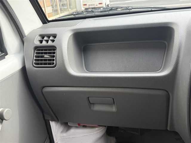 スズキ エブリイ PA 長崎県 2001(平13)年 5.1万km パール CD/AM.FM/全席シートカバー/VWバス仕様/パールホワイト全塗装/シガーソケット/ドアバイザー/普通車登録　構造変更済み