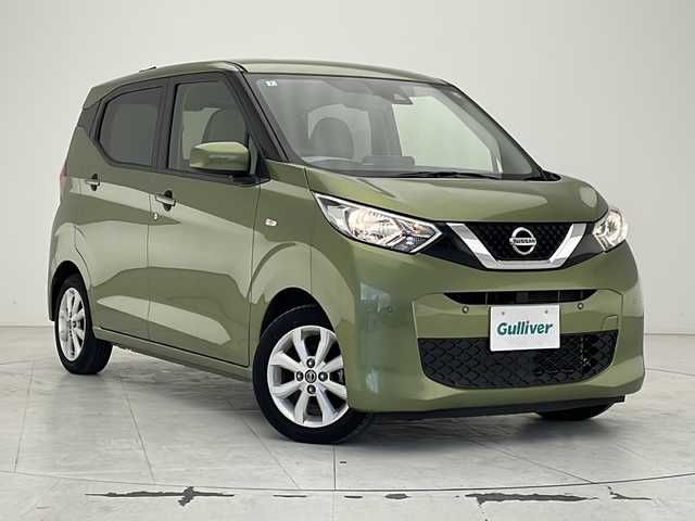 日産 デイズ X 沖縄県 2020(令2)年 4.7万km プレミアムオリーブメタリック 純正９インチナビ　MM319D-L/（ラジオ、ＣＤ、ＤＶＤ、Ｂｌｕｅｔｏｏｔｈ、フルセグＴＶ）　/プッシュスタート/スマートキー/純正フロアマット/ＡＡＣ/オートライト/衝突軽減ブレーキ/電動格納ミラー/純正シートカバー/前後コーナーセンサー/アイドリングストップ/レザー調シートカバー