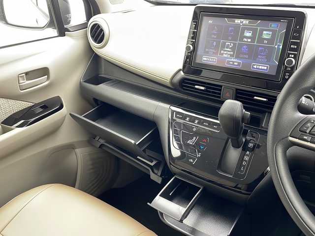 日産 デイズ X 沖縄県 2020(令2)年 4.7万km プレミアムオリーブメタリック 純正９インチナビ　MM319D-L/（ラジオ、ＣＤ、ＤＶＤ、Ｂｌｕｅｔｏｏｔｈ、フルセグＴＶ）　/プッシュスタート/スマートキー/純正フロアマット/ＡＡＣ/オートライト/衝突軽減ブレーキ/電動格納ミラー/純正シートカバー/前後コーナーセンサー/アイドリングストップ/レザー調シートカバー