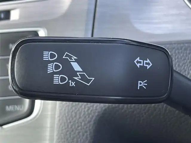 フォルクスワーゲン ゴルフ ヴァリアント TSI コンフォートライン 三重県 2016(平28)年 4.4万km タングステンシルバーメタリック 純正ナビ　/フルセグＴＶ　/ＨＩＤ　/スマートキー　/ＤＶＤ再生　/プリクラッシュ　/前後ドラレコ　/純正１６インチアルミ　/バックカメラ　/Ｂｌｕｅｔｏｏｔｈ　/保証書　/スペアキー　/ＥＴＣ　/オートライト　/ルーフレール