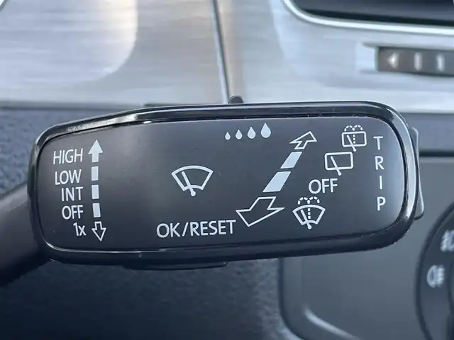 フォルクスワーゲン ゴルフ ヴァリアント TSI コンフォートライン 三重県 2016(平28)年 4.4万km タングステンシルバーメタリック 純正ナビ　/フルセグＴＶ　/ＨＩＤ　/スマートキー　/ＤＶＤ再生　/プリクラッシュ　/前後ドラレコ　/純正１６インチアルミ　/バックカメラ　/Ｂｌｕｅｔｏｏｔｈ　/保証書　/スペアキー　/ＥＴＣ　/オートライト　/ルーフレール