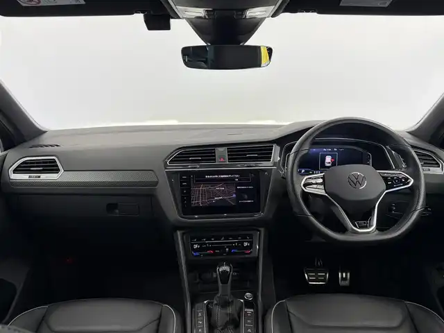 フォルクスワーゲン ティグアン TSI Rライン 愛知県 2022(令4)年 2.2万km 黒 ワンオーナー/純正9インチナビ/アラウンドビューカメラ/プリクラッシュブレーキシステム/アダプティブクルーズコントロール/横滑り防止装置/コーナーセンサー/レーンキープアシスト/オートライト/LEDヘッドライト/電動リアゲート/パワーシート/全席シートヒーター/ステアリングヒーター/ETC2.0/純正19インチアルミホイール/純正フロアマット/パーキングアシスト/プッシュスタート/スマートキー/スペアキー