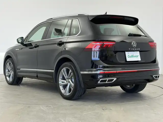 フォルクスワーゲン ティグアン TSI Rライン 愛知県 2022(令4)年 2.2万km 黒 ワンオーナー/純正9インチナビ/アラウンドビューカメラ/プリクラッシュブレーキシステム/アダプティブクルーズコントロール/横滑り防止装置/コーナーセンサー/レーンキープアシスト/オートライト/LEDヘッドライト/電動リアゲート/パワーシート/全席シートヒーター/ステアリングヒーター/ETC2.0/純正19インチアルミホイール/純正フロアマット/パーキングアシスト/プッシュスタート/スマートキー/スペアキー