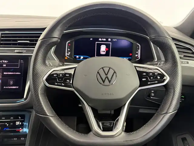 フォルクスワーゲン ティグアン TSI Rライン 愛知県 2022(令4)年 2.2万km 黒 ワンオーナー/純正9インチナビ/アラウンドビューカメラ/プリクラッシュブレーキシステム/アダプティブクルーズコントロール/横滑り防止装置/コーナーセンサー/レーンキープアシスト/オートライト/LEDヘッドライト/電動リアゲート/パワーシート/全席シートヒーター/ステアリングヒーター/ETC2.0/純正19インチアルミホイール/純正フロアマット/パーキングアシスト/プッシュスタート/スマートキー/スペアキー
