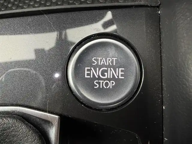 フォルクスワーゲン ティグアン TSI Rライン 愛知県 2022(令4)年 2.2万km 黒 ワンオーナー/純正9インチナビ/アラウンドビューカメラ/プリクラッシュブレーキシステム/アダプティブクルーズコントロール/横滑り防止装置/コーナーセンサー/レーンキープアシスト/オートライト/LEDヘッドライト/電動リアゲート/パワーシート/全席シートヒーター/ステアリングヒーター/ETC2.0/純正19インチアルミホイール/純正フロアマット/パーキングアシスト/プッシュスタート/スマートキー/スペアキー