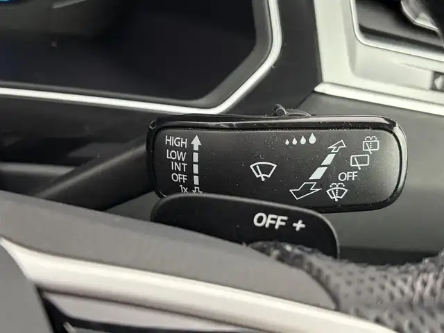 フォルクスワーゲン ティグアン TSI Rライン 愛知県 2022(令4)年 2.2万km 黒 ワンオーナー/純正9インチナビ/アラウンドビューカメラ/プリクラッシュブレーキシステム/アダプティブクルーズコントロール/横滑り防止装置/コーナーセンサー/レーンキープアシスト/オートライト/LEDヘッドライト/電動リアゲート/パワーシート/全席シートヒーター/ステアリングヒーター/ETC2.0/純正19インチアルミホイール/純正フロアマット/パーキングアシスト/プッシュスタート/スマートキー/スペアキー