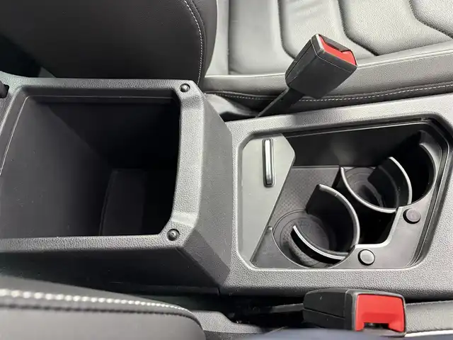 フォルクスワーゲン ティグアン TSI Rライン 愛知県 2022(令4)年 2.2万km 黒 ワンオーナー/純正9インチナビ/アラウンドビューカメラ/プリクラッシュブレーキシステム/アダプティブクルーズコントロール/横滑り防止装置/コーナーセンサー/レーンキープアシスト/オートライト/LEDヘッドライト/電動リアゲート/パワーシート/全席シートヒーター/ステアリングヒーター/ETC2.0/純正19インチアルミホイール/純正フロアマット/パーキングアシスト/プッシュスタート/スマートキー/スペアキー