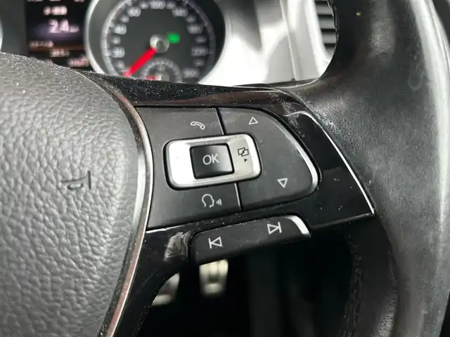 フォルクスワーゲン ゴルフ オールトラック TSI 4モーション 富山県 2016(平28)年 10.1万km 紺 SDナビ/フルセグTV/Bluetooth接続/AM/FMラジオ/DVD/CD再生/MirrorLink/ACC/4WD/アイドリングストップ/D/N席シートヒーター/D席パワーシート/サンルーフ/プッシュスタート/ETC/純正17インチAW