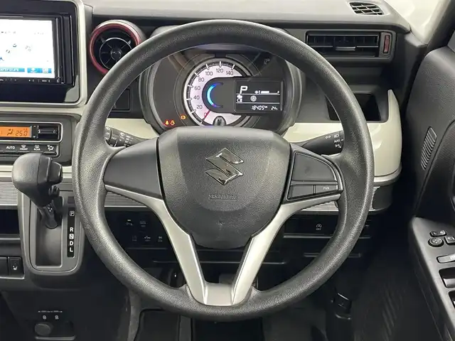 スズキ スペーシア HYBRID X 岡山県 2022(令4)年 1.9万km ピュアホワイトP 社外SDナビ/【Bluetooth/フルセグTV/CD/DVD】/型番:AVN-LS02/両側パワースライドドア/運転席シートヒーター/フロアマット/プッシュスタート/スマートキー/アイドリングストップ/コーナーセンサー（後）/レーンアシスト/横滑り防止装置