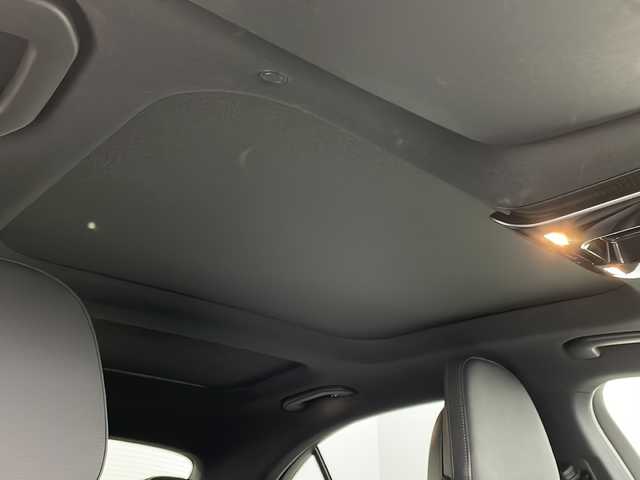 メルセデス・ベンツ Ｃ１８０ アバンギャルド AMGライン 大阪府 2023(令5)年 1.7万km 黒 MBUXARナビ/【フルセグTV/Bluetooth/FM/AM】/サンルーフ/ブラインドスポットモニター(BSM)/HUD/全方位カメラ/パーキングアシスト/レーダークルーズコントロール/レーダーセーフティ/黒革シート/パワーシート/シートヒーター/パドルシフト/ETC/保証書/取扱説明書/点検記録簿/スペアキー1本