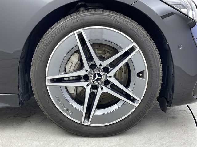 メルセデス・ベンツ Ｃ１８０ アバンギャルド AMGライン 大阪府 2023(令5)年 1.7万km 黒 MBUXARナビ/【フルセグTV/Bluetooth/FM/AM】/サンルーフ/ブラインドスポットモニター(BSM)/HUD/全方位カメラ/パーキングアシスト/レーダークルーズコントロール/レーダーセーフティ/黒革シート/パワーシート/シートヒーター/パドルシフト/ETC/保証書/取扱説明書/点検記録簿/スペアキー1本