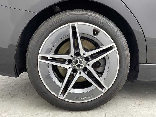 メルセデス・ベンツ Ｃ１８０ アバンギャルド AMGライン 大阪府 2023(令5)年 1.7万km 黒 MBUXARナビ/【フルセグTV/Bluetooth/FM/AM】/サンルーフ/ブラインドスポットモニター(BSM)/HUD/全方位カメラ/パーキングアシスト/レーダークルーズコントロール/レーダーセーフティ/黒革シート/パワーシート/シートヒーター/パドルシフト/ETC/保証書/取扱説明書/点検記録簿/スペアキー1本