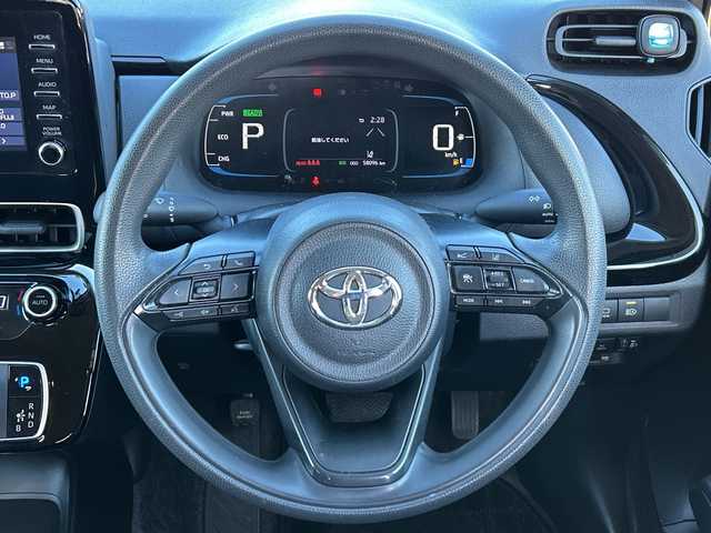 トヨタ アクア 山梨県 2022(令4)年 5.8万km クリアベージュメタリック 純正ナビ　/４WD/全方位カメラ　/ビルトインETC　/全席両側シートヒーター　/AC100V電源　/前後ドライブレコーダー　/LEDヘッドライト　/前後コーナーセンサー　/クルーズコントロール　/純正アルミホイール