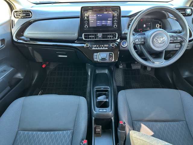 トヨタ アクア 山梨県 2022(令4)年 5.8万km クリアベージュメタリック 純正ナビ　/４WD/全方位カメラ　/ビルトインETC　/全席両側シートヒーター　/AC100V電源　/前後ドライブレコーダー　/LEDヘッドライト　/前後コーナーセンサー　/クルーズコントロール　/純正アルミホイール