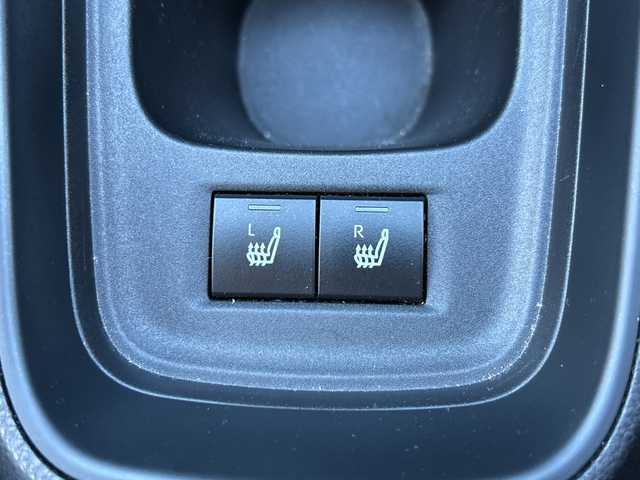 トヨタ アクア 山梨県 2022(令4)年 5.8万km クリアベージュメタリック 純正ナビ　/４WD/全方位カメラ　/ビルトインETC　/全席両側シートヒーター　/AC100V電源　/前後ドライブレコーダー　/LEDヘッドライト　/前後コーナーセンサー　/クルーズコントロール　/純正アルミホイール