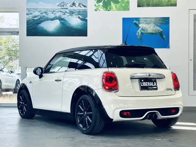 ＭＩＮＩ ミニ クーパー S 大阪府 2017(平29)年 5.4万km ペッパー・ホワイト ペッパーP/純正ナビ/TV/バックカメラ/純正17インチAW/USB/AUX/Bluetooth/ETC/スマートキー/パドルシフト
