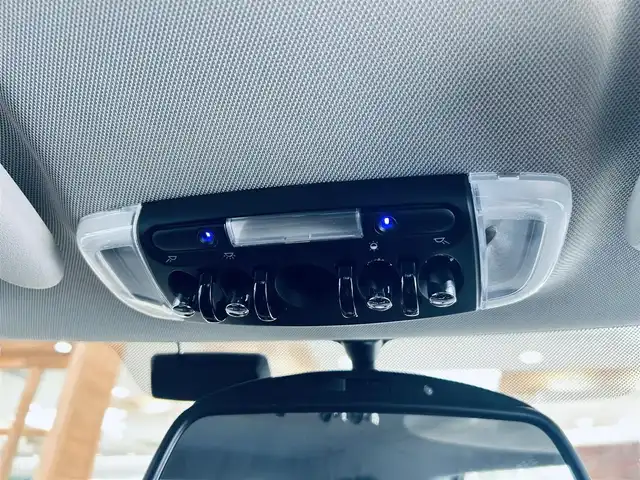 ＭＩＮＩ ミニ クーパー S 大阪府 2017(平29)年 5.4万km ペッパー・ホワイト ペッパーP/純正ナビ/TV/バックカメラ/純正17インチAW/USB/AUX/Bluetooth/ETC/スマートキー/パドルシフト