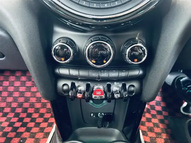 ＭＩＮＩ ミニ クーパー S 大阪府 2017(平29)年 5.4万km ペッパー・ホワイト ペッパーP/純正ナビ/TV/バックカメラ/純正17インチAW/USB/AUX/Bluetooth/ETC/スマートキー/パドルシフト