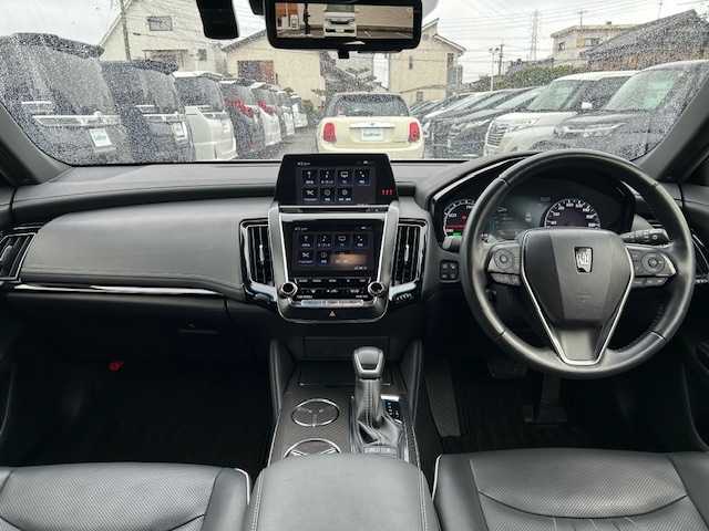 トヨタ クラウン ハイブリッド RS アドバンス 大阪府 2018(平30)年 4.5万km パール サンルーフ/純正ナビ/アラウンドビューモニター/デジタルインナーミラー/ブラインドスポットモニター/パーキングアシスト/トヨタセーフティセンス/ブラックレザーシート/パワーシート/シートヒーター/エアーシート/ドライブレコーダー/ビルトインETC2.0/純正アルミホイール/LEDヘッドライト/スペアキー/カードキー