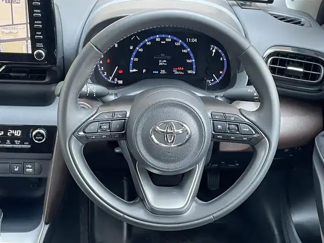 トヨタ ヤリスクロス Z 大阪府 2020(令2)年 2.1万km ブラックマイカ モデリスタエアロ/OPパノラミックビューモニター/OPブラインドスポットモニター/OPハンズフリーパワーバックドア/OPリアクロストラフィックアラート/OPフルLEDヘッドランプ/OPアダプティブハイビームシステム/純正8インチナビ/・AM/FM/BT/フルセグ/トヨタセーフティーセンス/・プリクラッシュセーフティー/・レーントレーシングアシスト/・レーダークルーズコントロール/・オートマチックハイビーム/・ロードサインアシスト/ハーフレザーシート/パワーシート/シートヒーター/電子パーキング/HOLD/純正18インチアルミホイール/純正ドアバイザー/純正フロアマット/ユピテルレーダー/前後ドライブレコーダー（SN-TW84）/保証書/取扱説明書