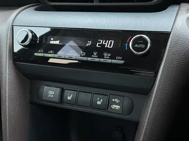 トヨタ ヤリスクロス Z 大阪府 2020(令2)年 2.1万km ブラックマイカ モデリスタエアロ/OPパノラミックビューモニター/OPブラインドスポットモニター/OPハンズフリーパワーバックドア/OPリアクロストラフィックアラート/OPフルLEDヘッドランプ/OPアダプティブハイビームシステム/純正8インチナビ/・AM/FM/BT/フルセグ/トヨタセーフティーセンス/・プリクラッシュセーフティー/・レーントレーシングアシスト/・レーダークルーズコントロール/・オートマチックハイビーム/・ロードサインアシスト/ハーフレザーシート/パワーシート/シートヒーター/電子パーキング/HOLD/純正18インチアルミホイール/純正ドアバイザー/純正フロアマット/ユピテルレーダー/前後ドライブレコーダー（SN-TW84）/保証書/取扱説明書