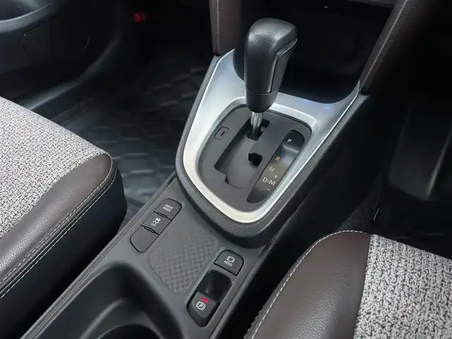トヨタ ヤリスクロス Z 大阪府 2020(令2)年 2.1万km ブラックマイカ モデリスタエアロ/OPパノラミックビューモニター/OPブラインドスポットモニター/OPハンズフリーパワーバックドア/OPリアクロストラフィックアラート/OPフルLEDヘッドランプ/OPアダプティブハイビームシステム/純正8インチナビ/・AM/FM/BT/フルセグ/トヨタセーフティーセンス/・プリクラッシュセーフティー/・レーントレーシングアシスト/・レーダークルーズコントロール/・オートマチックハイビーム/・ロードサインアシスト/ハーフレザーシート/パワーシート/シートヒーター/電子パーキング/HOLD/純正18インチアルミホイール/純正ドアバイザー/純正フロアマット/ユピテルレーダー/前後ドライブレコーダー（SN-TW84）/保証書/取扱説明書