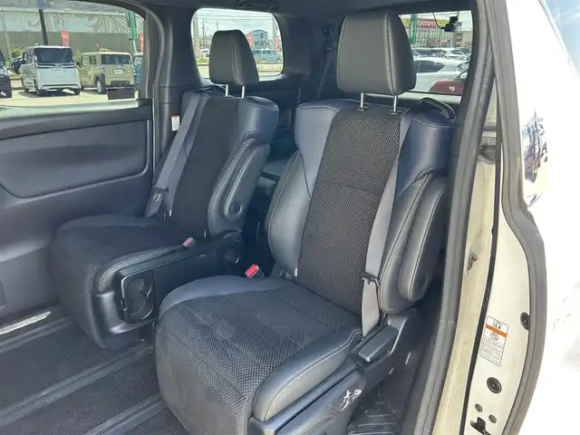 トヨタ ヴェルファイア 2.5Z Aエディデョン ゴールデンアイズ 新潟県 2017(平29)年 5.7万km ホワイトパールクリスタルシャイン 純正ナビ【フルセグTV/BT/FM・AM】/アイドリングストップ/バックカメラ/クルーズコントロール追従有/衝突軽減/フリップダウンモニター/両側パワースライドドア/電動リアゲート/前後コーナーセンサー/オートライト/ハーフレザーシート/ETC/前後ドライブレコーダー/純正フロアマット/100V充電