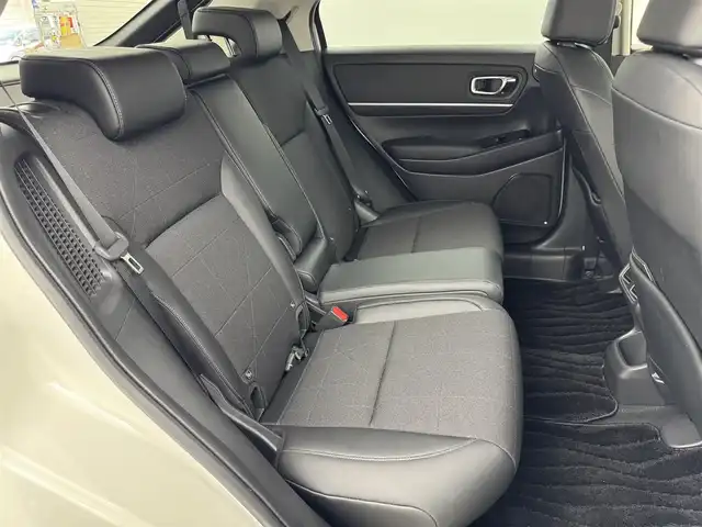 ホンダ ヴェゼル ハイブリッド e:HEV Z 福岡県 2022(令4)年 1.7万km プラチナホワイトパール 純正ナビ　/全方位カメラ　/置くだけ充電　/ビルトインETC２．０　/前後ドライブレコーダー　/アダプティブクルコン　/コーナーセンサー　/衝突被害軽減　/レーンキープ　/ＢＳＭ　/アクセル踏み間違い防止　/パワーバックドア　/シートヒーター　/ステアリングヒーター　/ＬＥＤヘッドライト