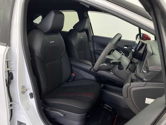日産 オーラ ニスモ 鹿児島県 2022(令4)年 6.7万km ピュアホワイトパール / スーパーブラック 2トーン ワンオーナー/禁煙車/純正ナビ/・Bluetooth/・フルセグTV/全方位カメラ/プロパイロット/デジタルインナーミラー/ブラインドスポットモニター/フロント・サイド・リアニスモエアロ/純正17インチアルミホイール/前後コーナーセンサー/LEDヘッドライト/オートマチックハイビーム/HDMI端子/プッシュスタート