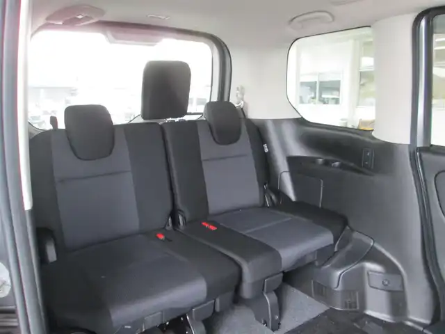 日産 セレナ e－パワー XV 千葉県 2020(令2)年 6万km ダークメタルグレー ワンオーナー/純正10型SDナビ、フルセグTV/アラウンドビューモニター/純正オーディオ【BD/DVD/CD/BT/SD】/純正後席フリップダウンモニター/両側パワースライドドア/アダプティブLEDヘッドライトシステム&LEDフォグ/プロパイロット/インテリジェントパークアシスト/エマージェンシーブレーキ/LDP(車線逸脱防止支援)/BSW(後側方車両検知警報)/ABH(オートブレーキホールド)/レーダークルーズコントロール/ナビ連動ステアリングスイッチ/前後コーナーセンサー/オートデュアルエアコン&リヤヒーターダクト/純正ナビ連動前方ドライブレコーダー/ビルトインETC/スペアキー/取扱説明書/新車時保証書/日産整備記録簿(R3/R4/R5/R6/R7)