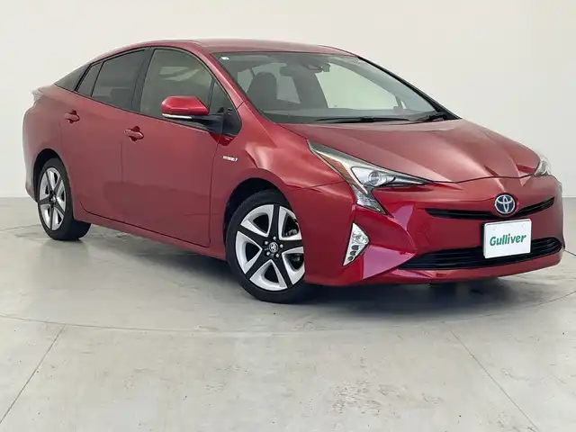 トヨタ プリウス S ツーリングセレクション 愛知県 2018(平30)年 10.5万km エモーショナルレッド 純正ナビ/・Bluetooth/・CD/DVD/・フルセグテレビ/バックカメラ/衝突軽減ブレーキ/レーンキープアシスト/レーダークルーズコントロール/オートマチックハイビーム/ビルトインETC/シートヒーター/スマートキー/レザーシート/ＬＥＤヘッドライト/純正ドライブレコーダー/スペアキー/コーナーセンサー