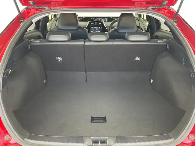 トヨタ プリウス S ツーリングセレクション 愛知県 2018(平30)年 10.5万km エモーショナルレッド 純正ナビ/・Bluetooth/・CD/DVD/・フルセグテレビ/バックカメラ/衝突軽減ブレーキ/レーンキープアシスト/レーダークルーズコントロール/オートマチックハイビーム/ビルトインETC/シートヒーター/スマートキー/レザーシート/ＬＥＤヘッドライト/純正ドライブレコーダー/スペアキー/コーナーセンサー