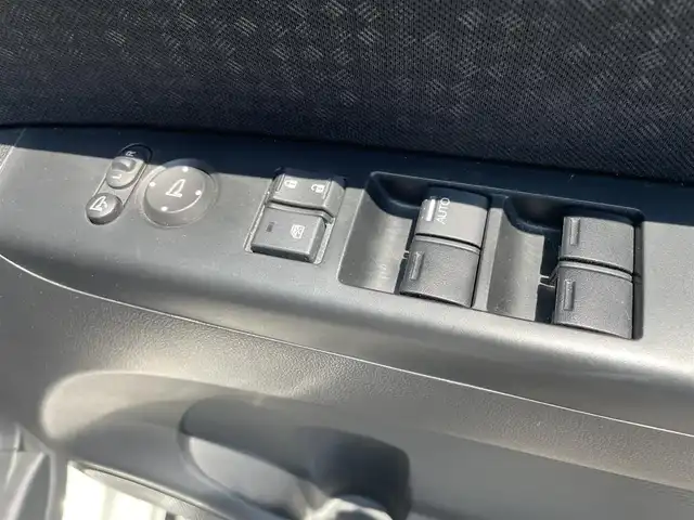 ホンダ Ｎ ＢＯＸ カスタム G SSパッケージ 鳥取県 2017(平29)年 7.8万km プレミアムホワイトパールⅡ 純正ナビ/フルセグ/DVD/CD/BT/バックカメラ/ビルトインETC/片側パワースライド/キセノンライト/プッシュエンジンスタート/前席シートヒーター/純正エアロパーツ/社外14インチアルミホイール/アイドリングストップ/オートライト/フォグライト/ウィンカーミラー/フロアマット/ドアバイザー