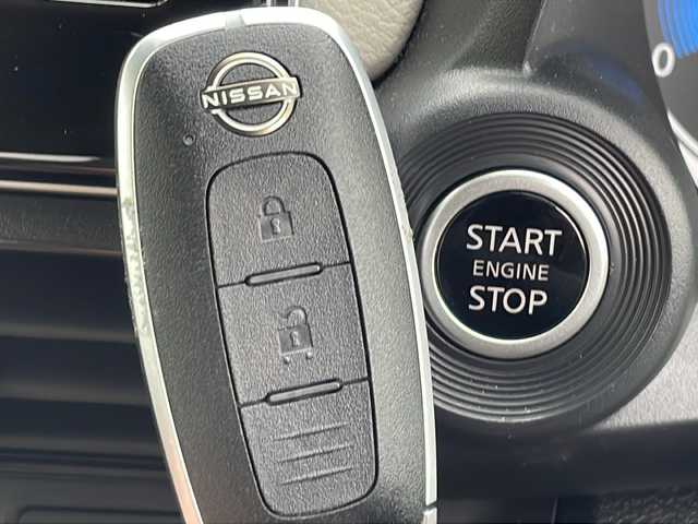 日産 デイズ X 山口県 2024(令6)年 0.4万km ブラック 9インチ純正ナビ【MM223D-L】/・AM/FM/Bluetooth/フルセグテレビ/アラウンドビューモニター/エマージェンシーブレーキ/ディスプレイ付自動防眩式ルームミラー/ステアリングスイッチ/純正フロアマット/純正アルミホイール/ハロゲンヘッドライト/オートライト/オートマチックハイビーム/電動格納式リモコンカラードドアミラー/スマートキー/プッシュアップスタート/USB電源ソケット/アイドリングストップ/ダウンヒルアシストコントロール/フロント&バックソナー/パーキングアシスト/横滑り防止装置/盗難防止装置