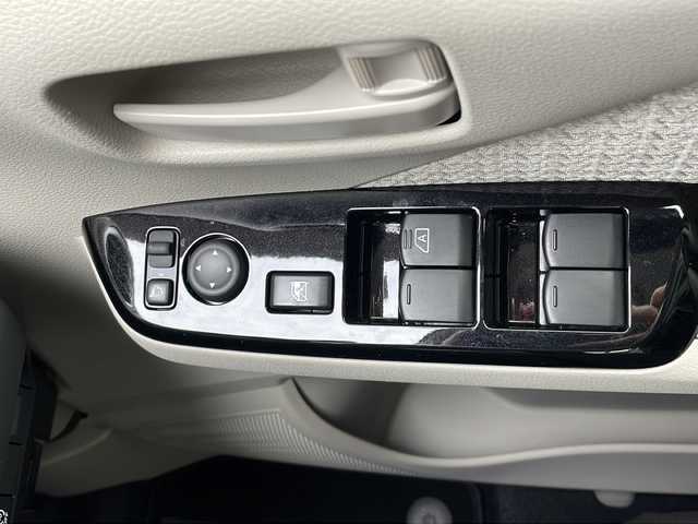 日産 デイズ X 山口県 2024(令6)年 0.4万km ブラック 9インチ純正ナビ【MM223D-L】/・AM/FM/Bluetooth/フルセグテレビ/アラウンドビューモニター/エマージェンシーブレーキ/ディスプレイ付自動防眩式ルームミラー/ステアリングスイッチ/純正フロアマット/純正アルミホイール/ハロゲンヘッドライト/オートライト/オートマチックハイビーム/電動格納式リモコンカラードドアミラー/スマートキー/プッシュアップスタート/USB電源ソケット/アイドリングストップ/ダウンヒルアシストコントロール/フロント&バックソナー/パーキングアシスト/横滑り防止装置/盗難防止装置