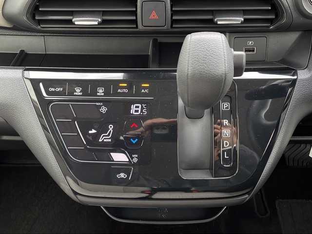 日産 デイズ X 山口県 2024(令6)年 0.4万km ブラック 9インチ純正ナビ【MM223D-L】/・AM/FM/Bluetooth/フルセグテレビ/アラウンドビューモニター/エマージェンシーブレーキ/ディスプレイ付自動防眩式ルームミラー/ステアリングスイッチ/純正フロアマット/純正アルミホイール/ハロゲンヘッドライト/オートライト/オートマチックハイビーム/電動格納式リモコンカラードドアミラー/スマートキー/プッシュアップスタート/USB電源ソケット/アイドリングストップ/ダウンヒルアシストコントロール/フロント&バックソナー/パーキングアシスト/横滑り防止装置/盗難防止装置