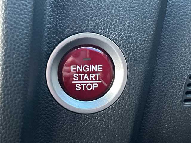 ホンダ フィット 13G Fパッケージ 山梨県 2017(平29)年 5.1万km プレミアムホワイトパールⅡ 純正SDナビ/　(CD/DVD/USB/SD/BT/フルセグTV)/バックカメラ/社外16インチアルミホイール/社外フロアマット/ハロゲンライト/フルオートエアコン/アイドリングストップ/横滑り防止装置/スマートキー/ETC