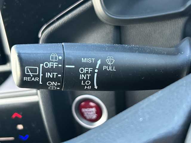 ホンダ フィット 13G Fパッケージ 山梨県 2017(平29)年 5.1万km プレミアムホワイトパールⅡ 純正SDナビ/　(CD/DVD/USB/SD/BT/フルセグTV)/バックカメラ/社外16インチアルミホイール/社外フロアマット/ハロゲンライト/フルオートエアコン/アイドリングストップ/横滑り防止装置/スマートキー/ETC