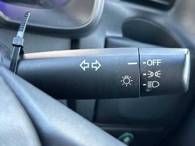 ホンダ フィット 13G Fパッケージ 山梨県 2017(平29)年 5.1万km プレミアムホワイトパールⅡ 純正SDナビ/　(CD/DVD/USB/SD/BT/フルセグTV)/バックカメラ/社外16インチアルミホイール/社外フロアマット/ハロゲンライト/フルオートエアコン/アイドリングストップ/横滑り防止装置/スマートキー/ETC