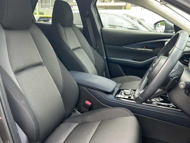 マツダ ＣＸ－３０ 20S プロアクティブツーリングセレ 埼玉県 2020(令2)年 1.9万km マシーングレープレミアムM 登録時18536km/ワンオーナー/純正SDナビ（C9KAV6580）/・FM/AM/BT/フルセグTV/CD/DVD/全周囲カメラ/前方ドライブレコーダー/スマートブレーキサポート/横滑り防止装置/パーキングセンサー/接近車両検知システム/ペダル操作警告/標識警報/ブラインドスポットモニタリング/レーンキープアシスト/レーダークルーズコントロール/ヘッドアップディスプレイ/電動リアゲート/純正18インチAW/ビルトインETC/パワーシート（D席）/メモリーシート/シートヒーター（D＋N席）/オートライト/オートハイビーム/パドルシフト/ステアリングリモコン/ステアリングヒーター/オートワイパー/電動格納ミラー/ウィンカーミラー/AAC/MTモード付AT/USB入力端子/W＋サイドエアバック/純正フロアマット/スマートキー×２/保証書/取扱説明書