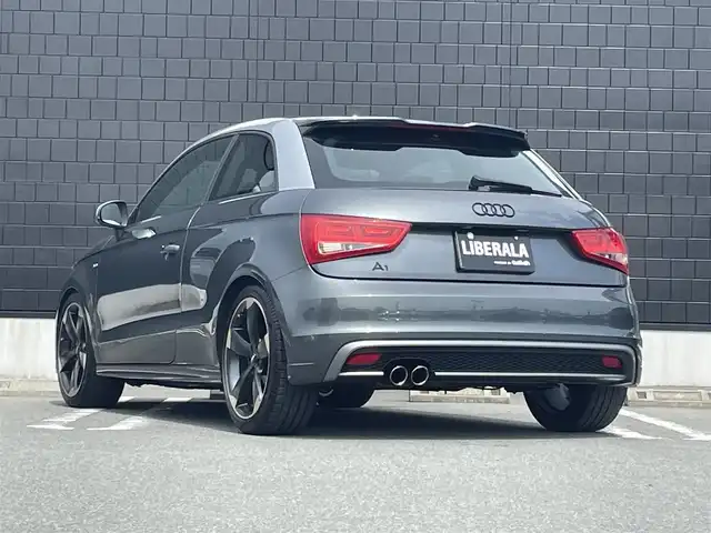 アウディ Ａ１ アーバンレーサーリミテッド 静岡県 2014(平26)年 6.8万km デイトナグレーパールエフェクト 150台限定モデル185Ps/専用Slineハーフレザーシート /専用18インチアルミホイール/ブラックエンブレムグリル/社外車高調/HIDヘッドライト/プッシュスタートボタン/デジタルインナーミラードラレコ/キーレスx2/ETC