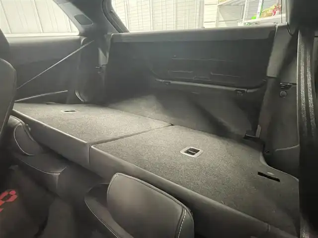アウディ Ａ１ アーバンレーサーリミテッド 静岡県 2014(平26)年 6.8万km デイトナグレーパールエフェクト 150台限定モデル185Ps/専用Slineハーフレザーシート /専用18インチアルミホイール/ブラックエンブレムグリル/社外車高調/HIDヘッドライト/プッシュスタートボタン/デジタルインナーミラードラレコ/キーレスx2/ETC