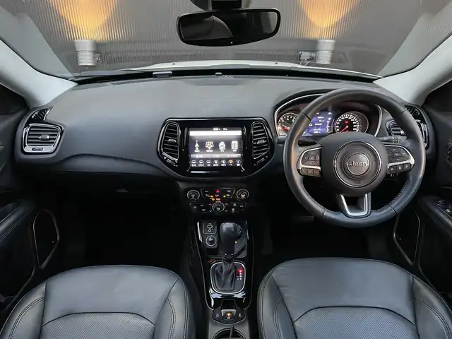 クライスラー・ジープ ジープ コンパス リミテッド 長野県 2020(令2)年 3万km ブライトホワイト ワンオーナー /サンフール /アダプティブクルーズコントロール /レーンキープ /パークアシスト /純正ナビ ・フルセグTV/BT/FM/AM/USB/AUX beatsプレミアムサウンドシステム /バックカメラ /ビルトインETC